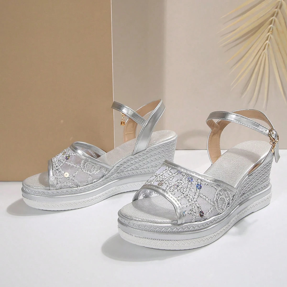 Cara Sandaler Dam - Glamourös Silverfinish och Bekväm Passform