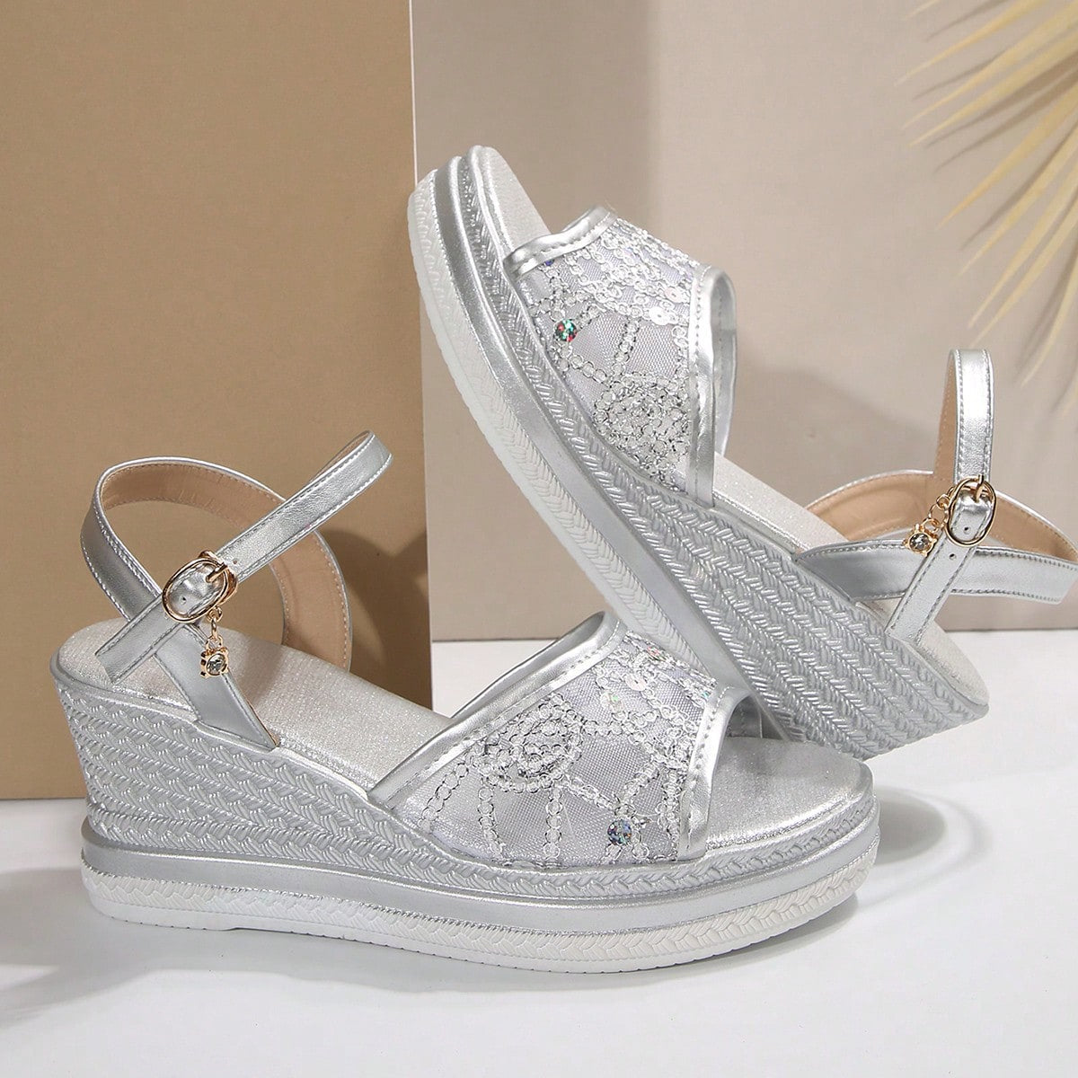 Cara Sandaler Dam - Glamourös Silverfinish och Bekväm Passform