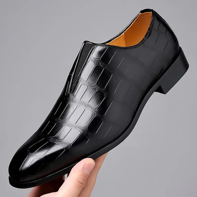 Noah™ - Snygga slip-on-loafers i läder med stenmönster